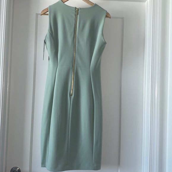 🌻 NWT! Green Calvin Klein Sheath Sleeveless Dress - Picture 2 of 6